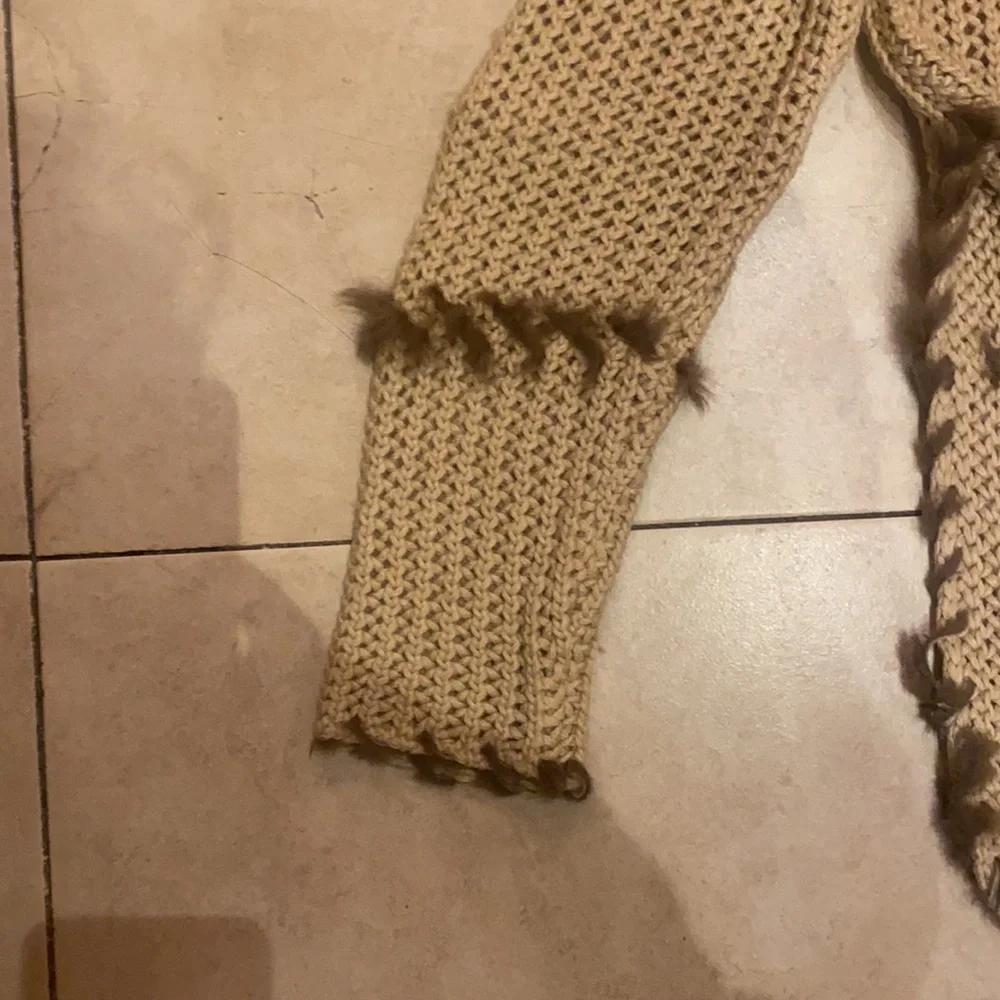 Escada sweater - Picture 7 of 7